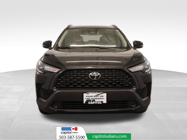 Used 2025 Toyota Corolla Cross LE FWD image 6