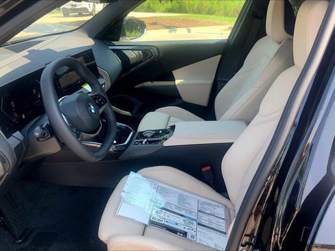 Used 2025 BMW X3 xDrive30i w/ Premium Package image 7