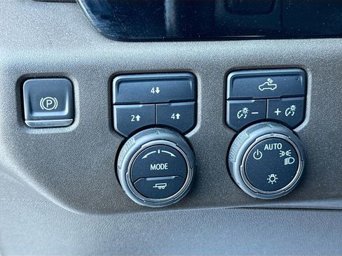 Used 2024 Chevrolet Silverado 3500 LT image 12