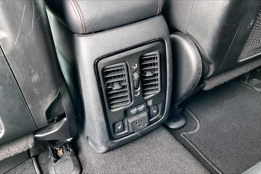 Used 2024 Dodge Durango GT AWD/4WD image 11