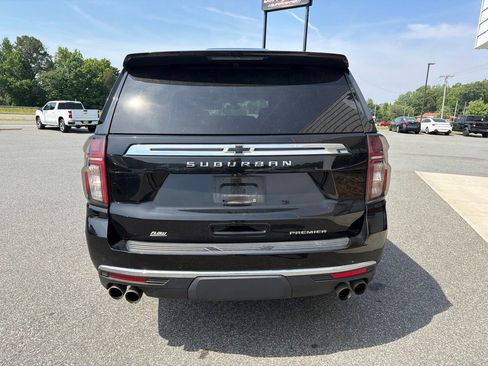 Used 2021 Chevrolet Suburban Premier w/ Premium Package AWD/4WD image 7