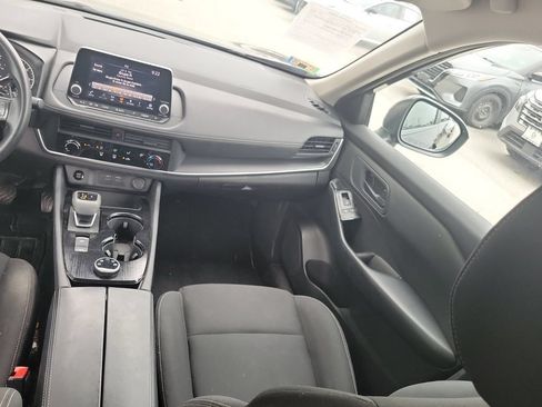 Used 2024 Nissan Rogue S AWD/4WD image 13