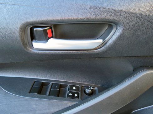 Used 2021 Toyota Corolla LE image 26