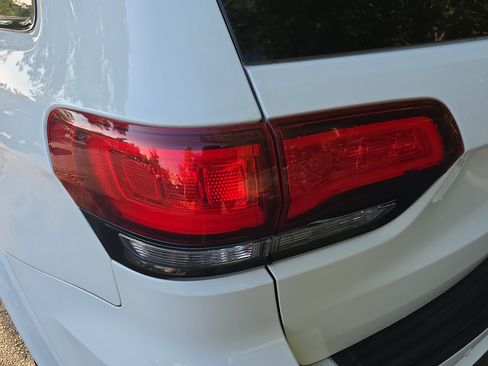 Used 2020 Jeep Grand Cherokee Altitude RWD image 36