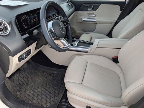 Used 2024 Mercedes-Benz GLA 250 4MATIC image 11