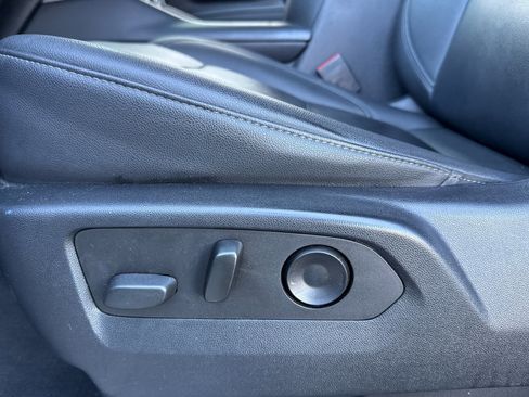 Used 2022 Chevrolet Tahoe Z71 w/ Z71 Off-Road Package image 13