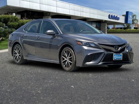 Used 2023 Toyota Camry SE FWD image 10