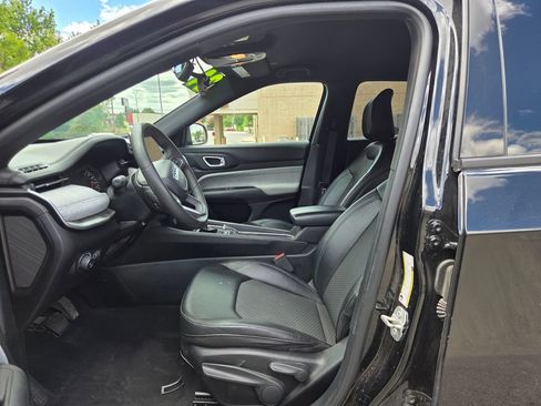 Used 2024 Jeep Compass Latitude AWD/4WD image 15