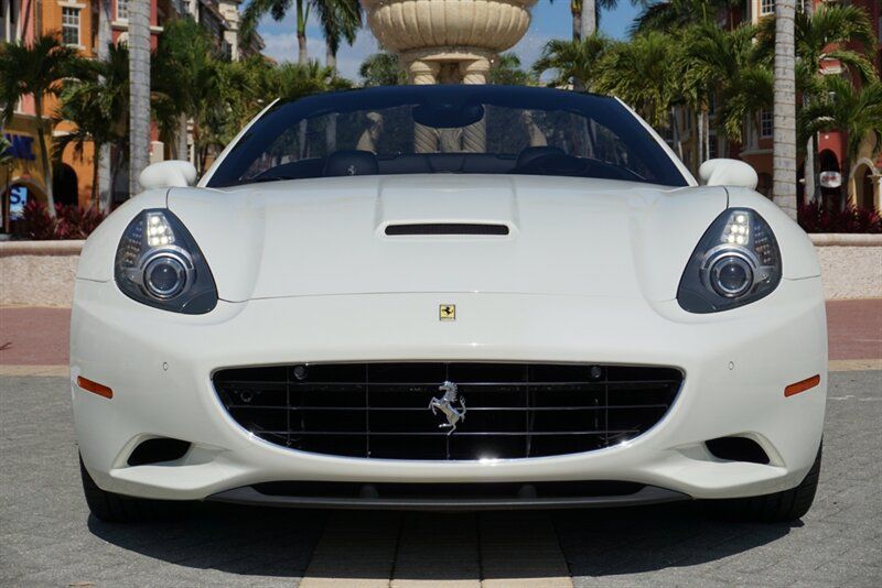 Used 2014 Ferrari California RWD image 8