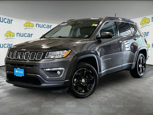 Used 2018 Jeep Compass Latitude AWD/4WD image 3