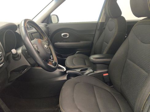 Used 2016 Kia Soul + w/ Designer's Package FWD image 17