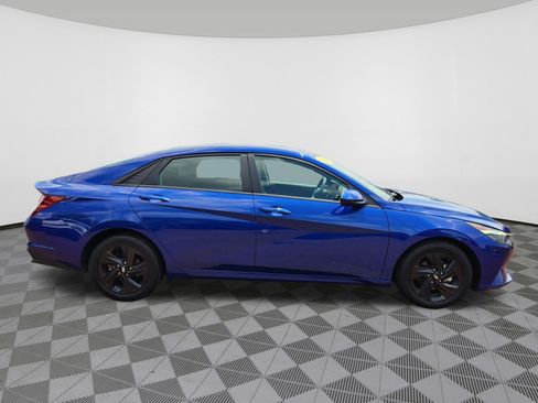 Used 2023 Hyundai Elantra SEL FWD image 6