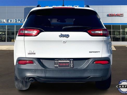 Used 2016 Jeep Cherokee Sport image 6