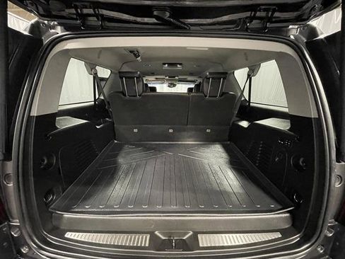 Used 2018 Chevrolet Suburban Premier image 24