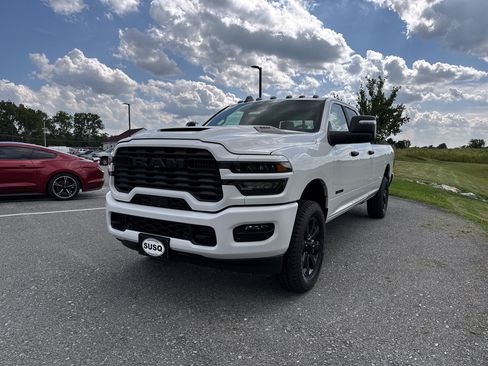New 2026 RAM 3500 Big Horn AWD/4WD image 18
