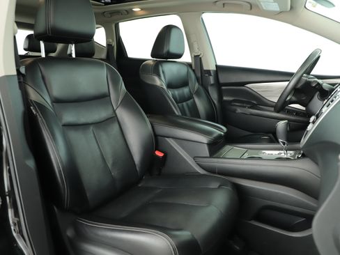 Used 2017 Nissan Murano Platinum w/ Platinum Technology Package FWD image 9