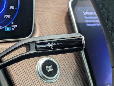 Used 2023 Mercedes-Benz EQE 500 4MATIC Sedan image 12