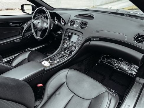 Used 2011 Mercedes-Benz SL 550 image 21