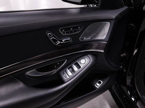 Used 2019 Mercedes-Benz S 560 4MATIC Sedan image 6