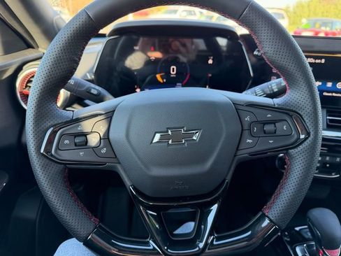 New 2026 Chevrolet Trax RS w/ Sunroof Package FWD image 18