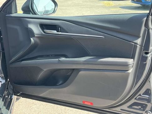 Used 2025 Toyota Camry SE FWD image 25