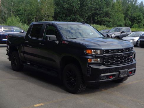 Used 2019 Chevrolet Silverado 1500 Custom Trail Boss w/ Custom Convenience Package AWD/4WD image 3