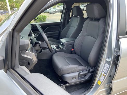 Used 2025 Toyota Tacoma SR5 AWD/4WD image 19