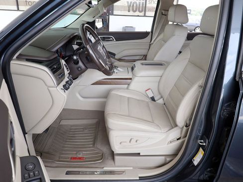 Used 2019 GMC Yukon Denali w/ Denali Ultimate Package AWD/4WD image 13