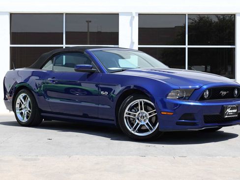 Used 2013 Ford Mustang GT Premium w/ Electronics Pkg RWD image 6