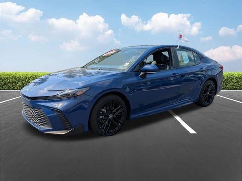 Certified 2025 Toyota Camry SE image 8