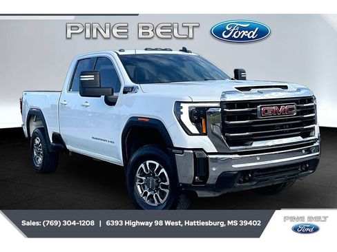 Used 2025 GMC Sierra 2500 SLE w/ SLE Value Package; AWD/4WD image 1