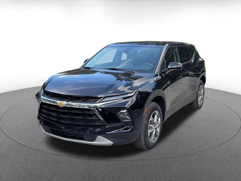 Used 2026 Chevrolet Blazer LT FWD image 6