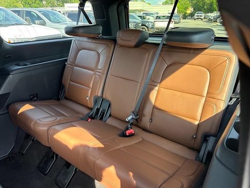 Used 2023 Lincoln Navigator L Reserve w/ Equipment Group 201A AWD/4WD image 19
