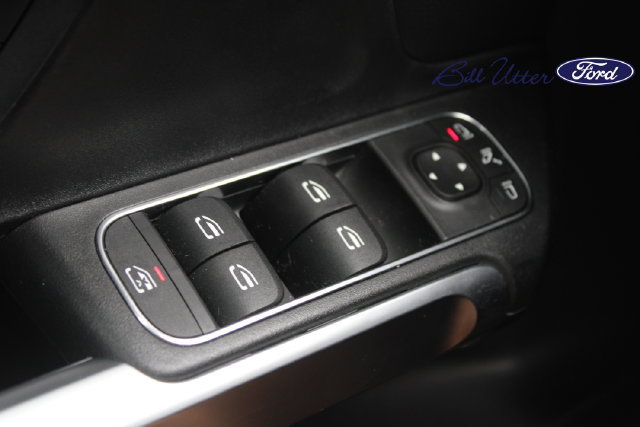 Used 2025 Mercedes-Benz GLB 250 4MATIC image 23