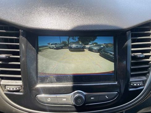 Used 2019 Chevrolet Trax LT w/ Driver Confidence Package FWD image 16
