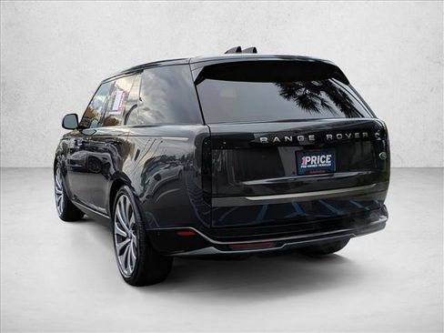 Certified 2023 Land Rover Range Rover SE image 9