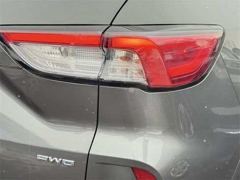 Certified 2022 Ford Escape SEL image 29