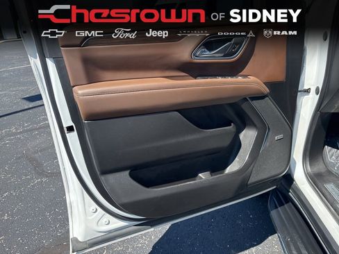 Used 2023 Chevrolet Suburban High Country AWD/4WD image 43