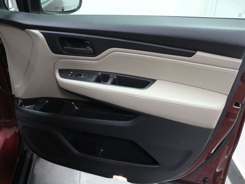 Used 2018 Honda Odyssey EX-L image 25