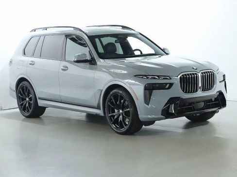 Certified 2024 BMW X7 xDrive40i w/ M Sport Package image 11
