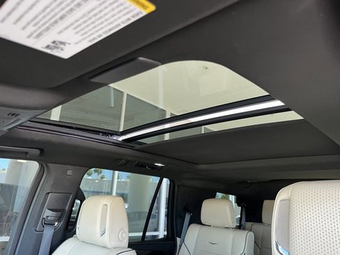 Used 2023 Cadillac Escalade Premium Luxury w/ Performance Package AWD/4WD image 13