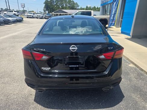 Used 2024 Nissan Altima 2.5 SV w/ SV Premium Package FWD image 4