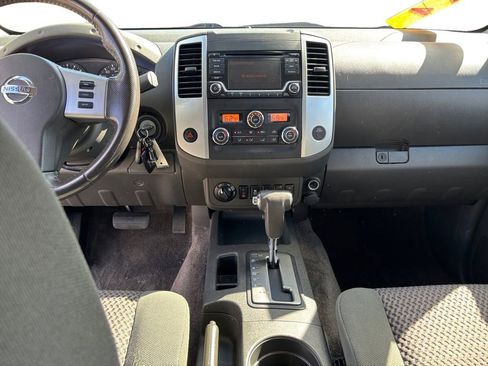 Used 2016 Nissan Frontier SV w/ SV Value Truck Package AWD/4WD image 14