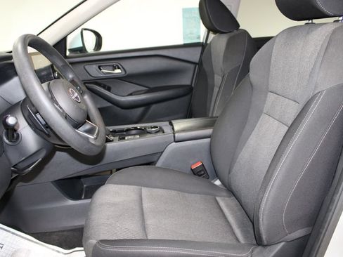 Used 2024 Nissan Rogue SV AWD/4WD image 21