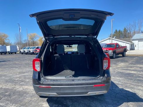 Used 2020 Ford Explorer XLT w/ Equipment Group 202A image 17