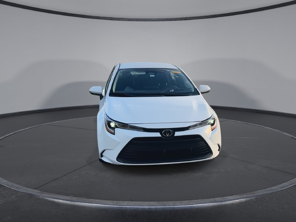 Used 2026 Toyota Corolla LE FWD image 3