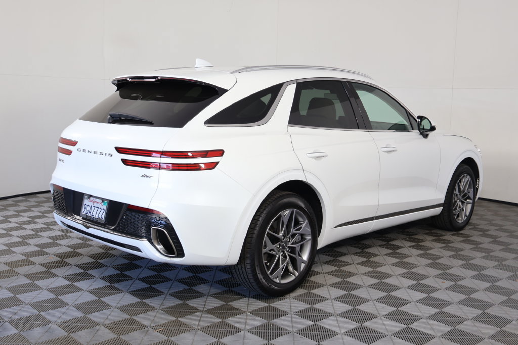 Used 2023 Genesis GV70 2.5T w/ Select Package AWD/4WD image 4