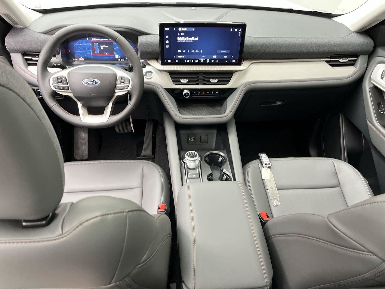 New 2026 Ford Explorer Active w/ Active Comfort Package AWD/4WD image 4