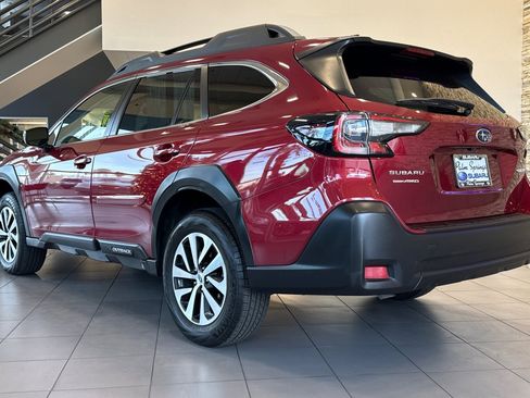 Certified 2023 Subaru Outback Premium image 3