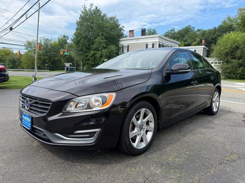 Used 2015 Volvo S60 T5 FWD image 3